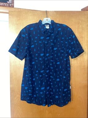 The north face short sleeve button down size large